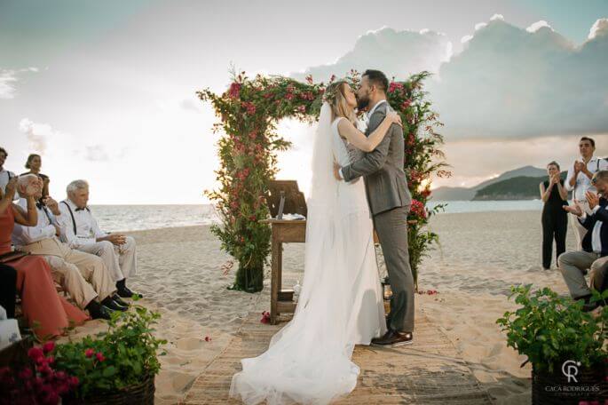 Casamento na Praia de Thais e Rodrigo