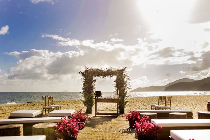 Casamento na Praia de Thais e Rodrigo