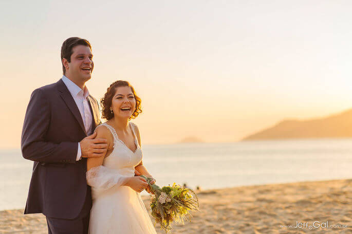 Casamento na Praia de Tainá e Rubens