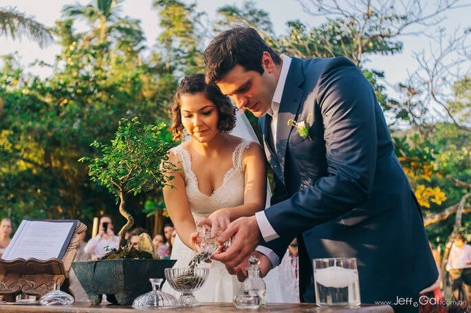 Casamento na Praia de Tainá e Rubens