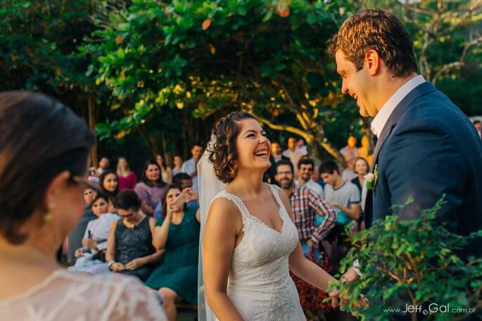 Casamento na Praia de Tainá e Rubens