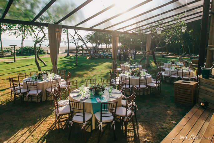 Casamento na Praia de Tainá e Rubens