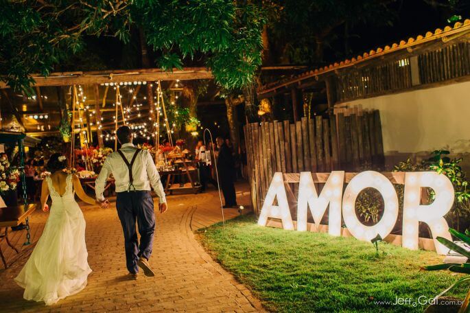 Casamento na Praia de Tainá e Rubens